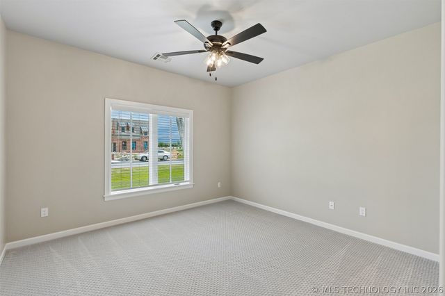 214 E 164th Place S, Glenpool, OK 74033