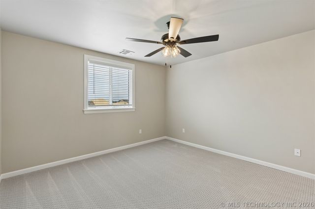 214 E 164th Place S, Glenpool, OK 74033