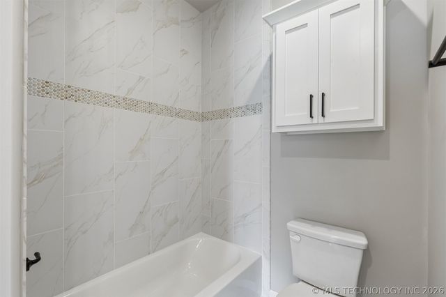 214 E 164th Place S, Glenpool, OK 74033