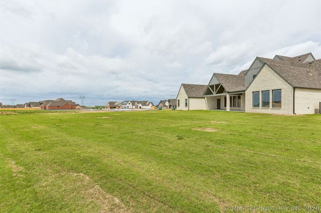 214 E 164th Place S, Glenpool, OK 74033