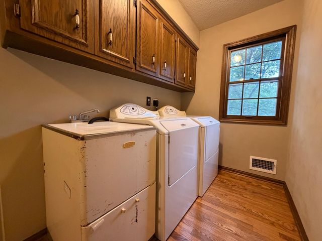 11905 26th Avenue N, Plymouth, MN 55441