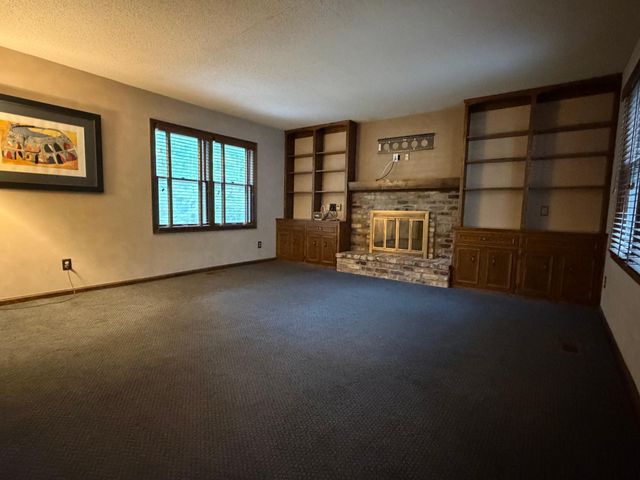 11905 26th Avenue N, Plymouth, MN 55441
