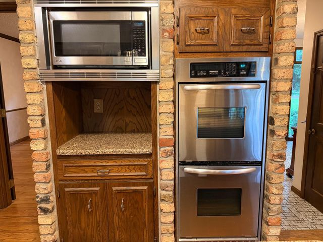 11905 26th Avenue N, Plymouth, MN 55441