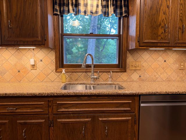 11905 26th Avenue N, Plymouth, MN 55441