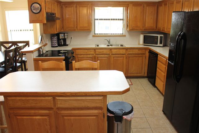 102 Wasco Cove, Lake Kiowa, TX 76240