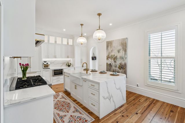 45 Eastlake Road, Mount Pleasant, SC 29464