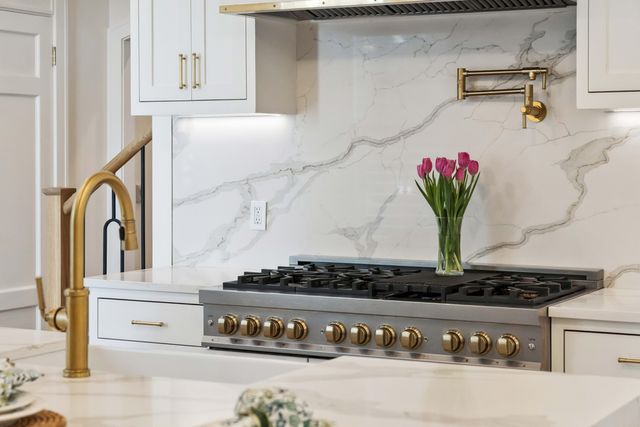 45 Eastlake Road, Mount Pleasant, SC 29464