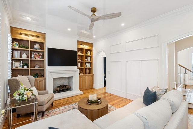 45 Eastlake Road, Mount Pleasant, SC 29464