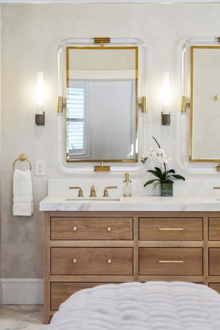 45 Eastlake Road, Mount Pleasant, SC 29464