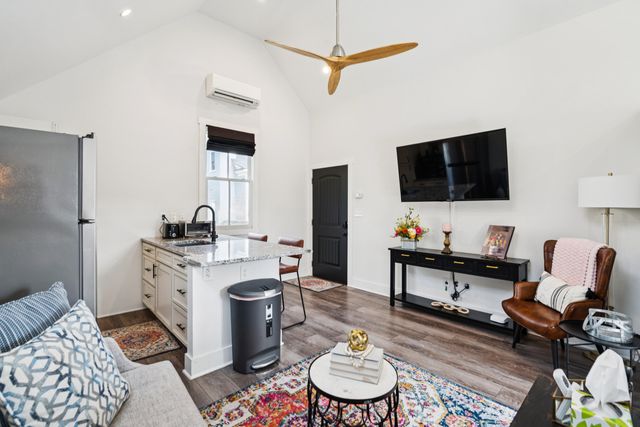 45 Eastlake Road, Mount Pleasant, SC 29464