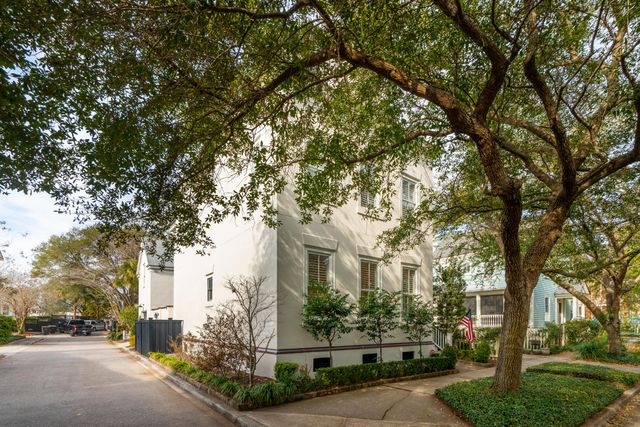 45 Eastlake Road, Mount Pleasant, SC 29464