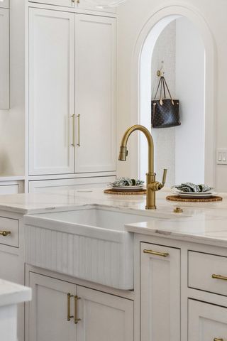 45 Eastlake Road, Mount Pleasant, SC 29464