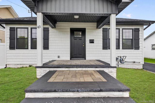 43 Robert Street, Patchogue, NY 11772