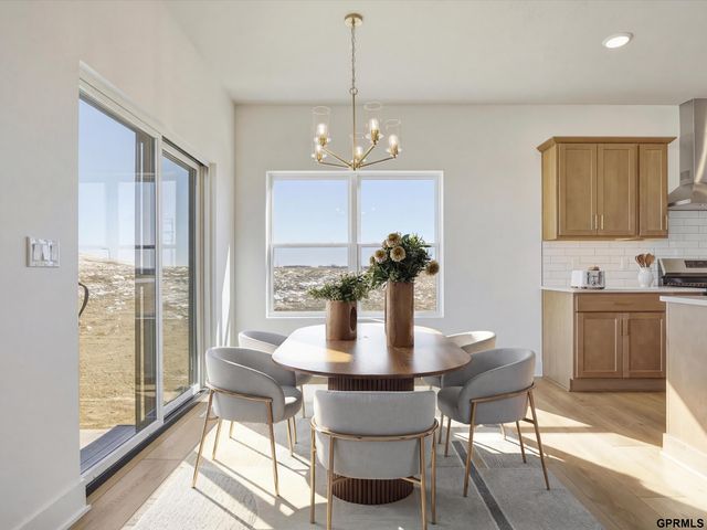 19938 Weir Street, Omaha, NE 68135