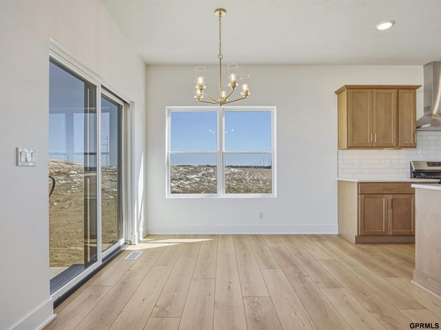 19938 Weir Street, Omaha, NE 68135