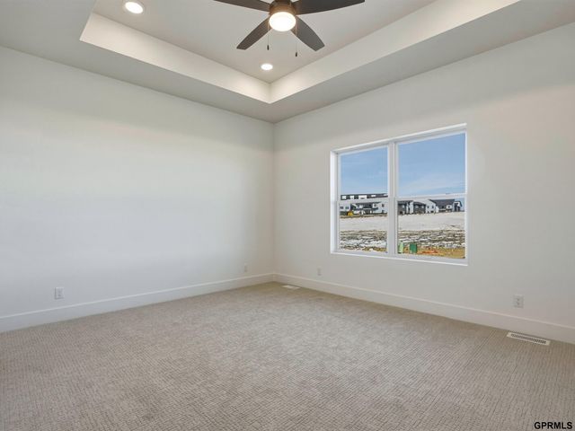 19938 Weir Street, Omaha, NE 68135