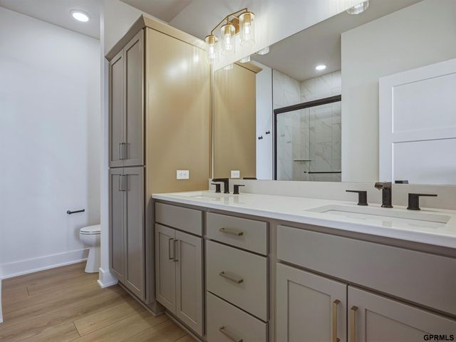 19938 Weir Street, Omaha, NE 68135