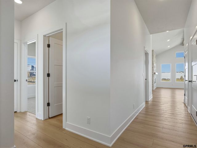 19938 Weir Street, Omaha, NE 68135