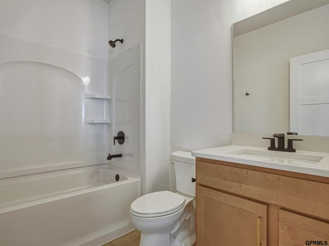 19938 Weir Street, Omaha, NE 68135