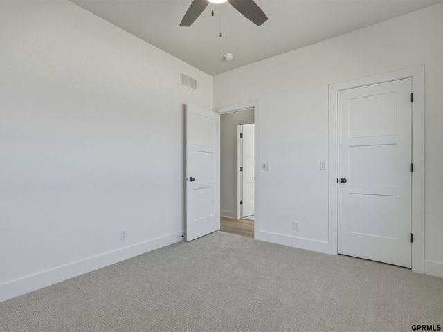 19938 Weir Street, Omaha, NE 68135