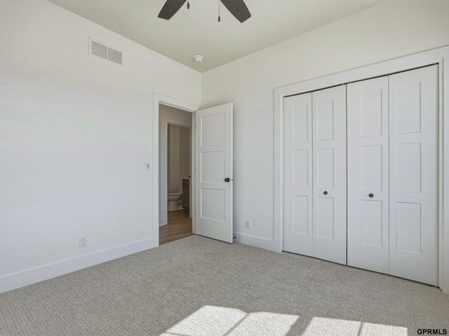 19938 Weir Street, Omaha, NE 68135