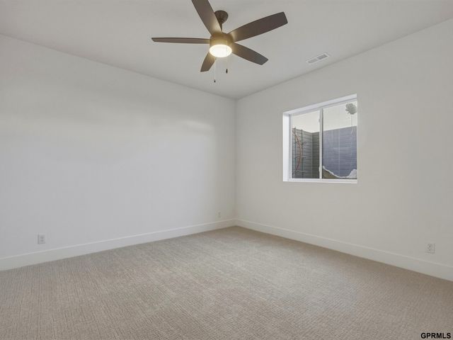 19938 Weir Street, Omaha, NE 68135