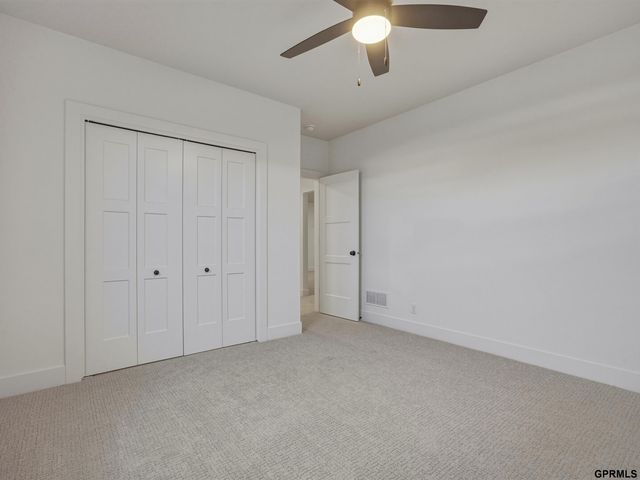 19938 Weir Street, Omaha, NE 68135