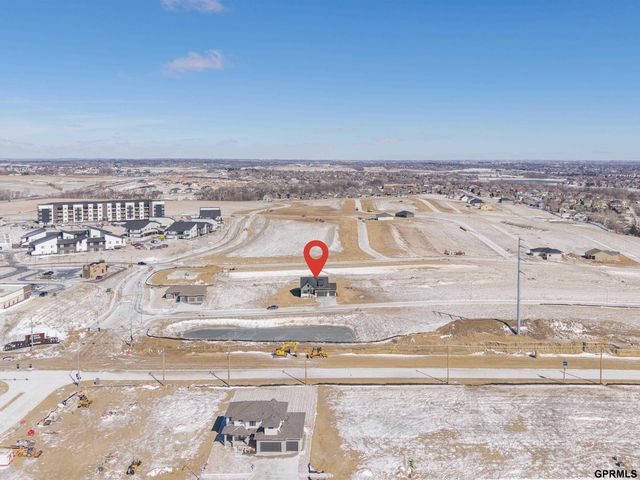 19938 Weir Street, Omaha, NE 68135