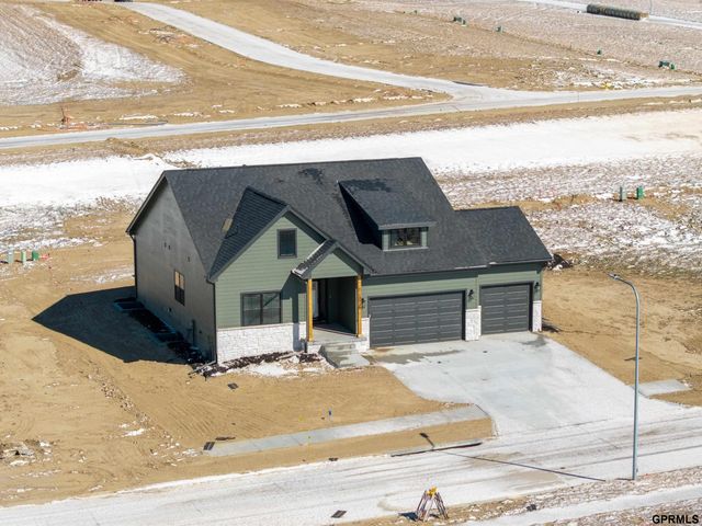 19938 Weir Street, Omaha, NE 68135