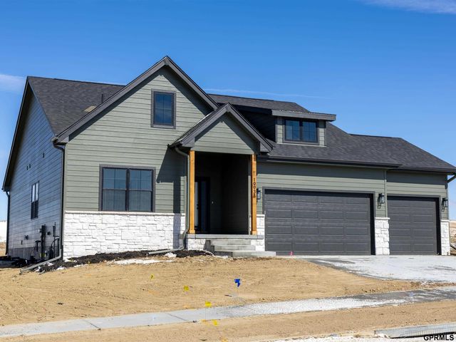 19938 Weir Street, Omaha, NE 68135