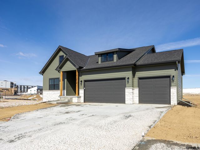 19938 Weir Street, Omaha, NE 68135