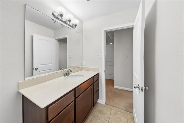 4209 Country Club Drive, Dickinson, TX 77539