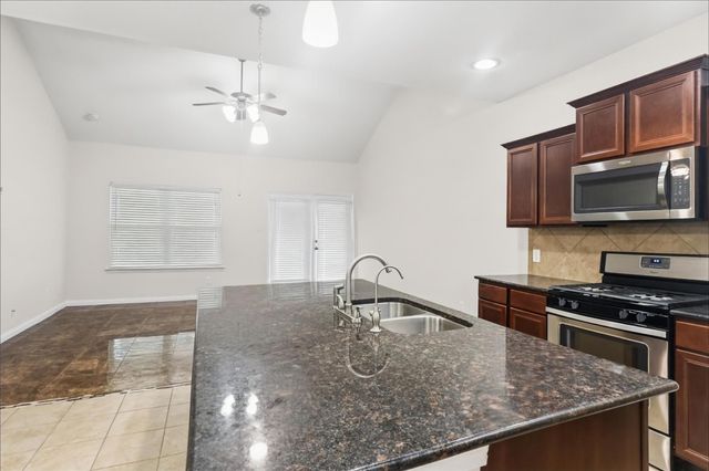 4209 Country Club Drive, Dickinson, TX 77539