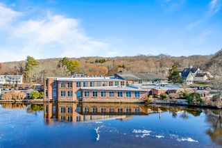 11 Main Street 11/2D, Stonington, CT 06355