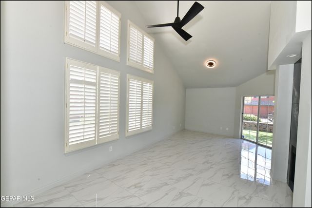 31 STRATFORD HALL Circle, El Paso, TX 79912