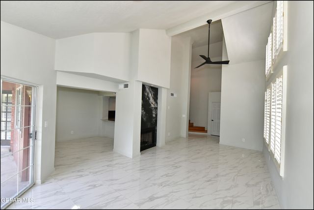 31 STRATFORD HALL Circle, El Paso, TX 79912