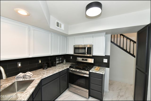 31 STRATFORD HALL Circle, El Paso, TX 79912