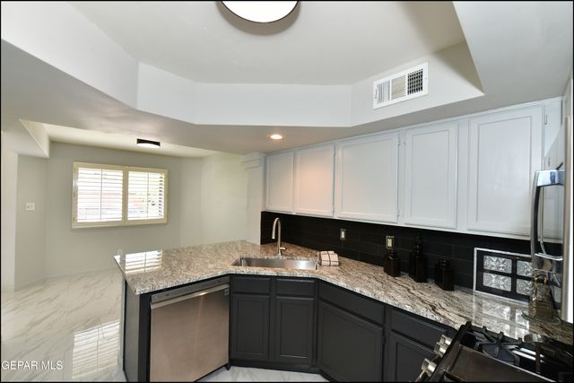 31 STRATFORD HALL Circle, El Paso, TX 79912