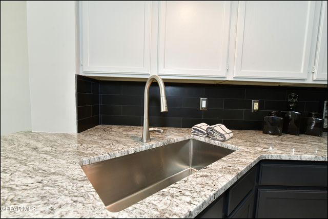 31 STRATFORD HALL Circle, El Paso, TX 79912