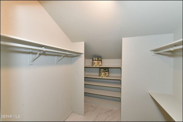 31 STRATFORD HALL Circle, El Paso, TX 79912
