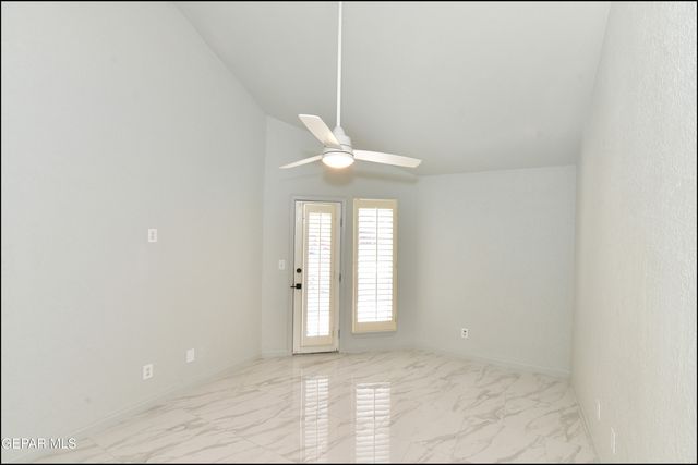 31 STRATFORD HALL Circle, El Paso, TX 79912