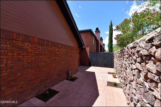 31 STRATFORD HALL Circle, El Paso, TX 79912