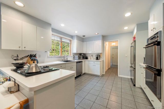 1 Sabbathday Hill Road, South Salem, NY 10590