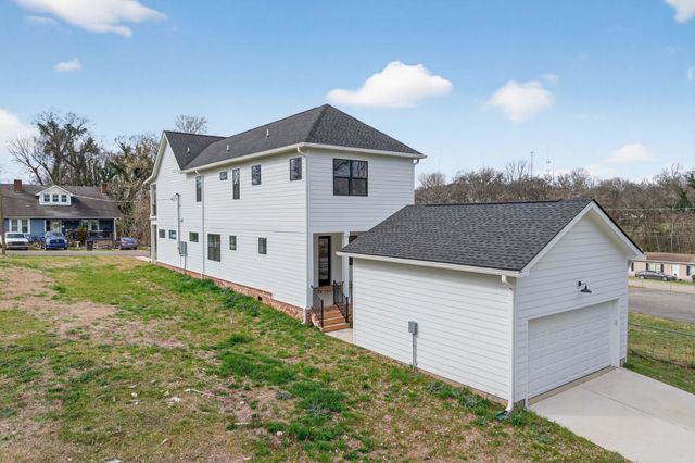 1109 Parker St, Columbia, TN 38401