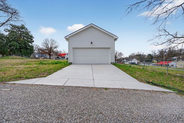 1109 Parker St, Columbia, TN 38401