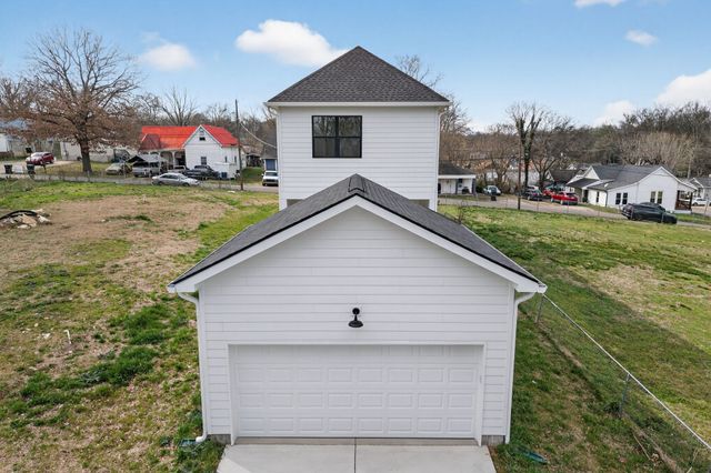 1109 Parker St, Columbia, TN 38401