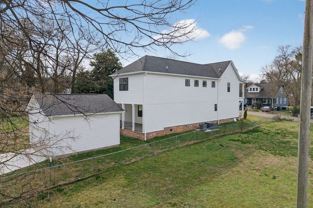 1109 Parker St, Columbia, TN 38401