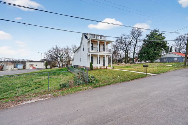 1109 Parker St, Columbia, TN 38401