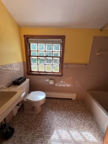 79 Peach Orchard Rd, Burlington, MA 01803