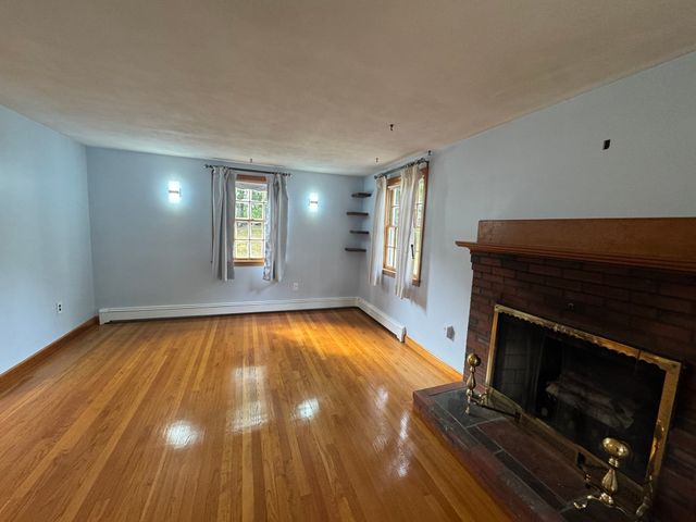 79 Peach Orchard Rd, Burlington, MA 01803